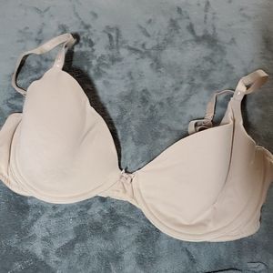Victoria's Secret nude t-shirt 36C bra